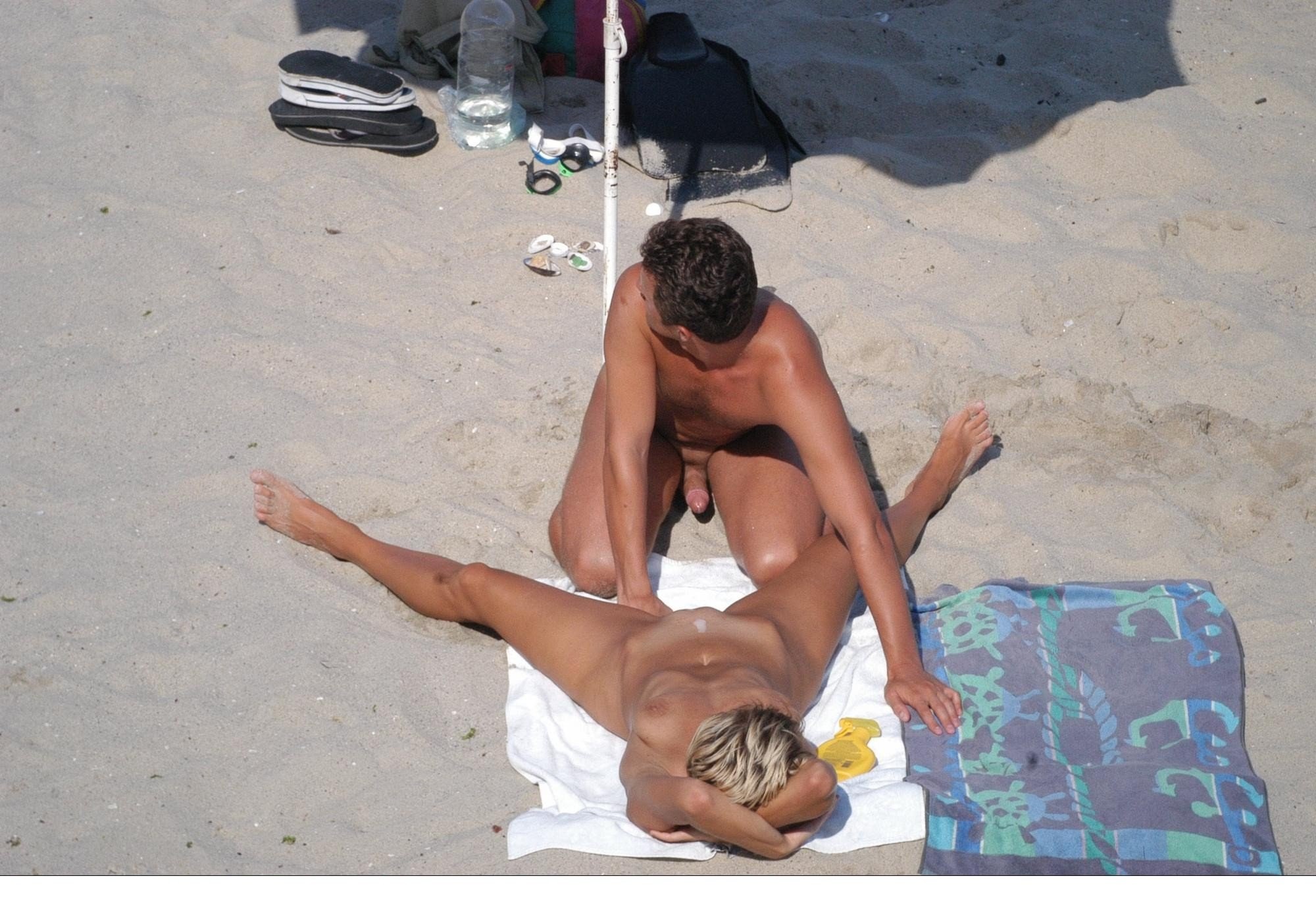 Пьяные бабы голышом на пляже фото