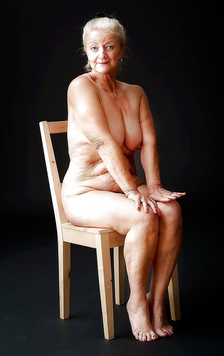 эротика голая пожилая дама фото 9