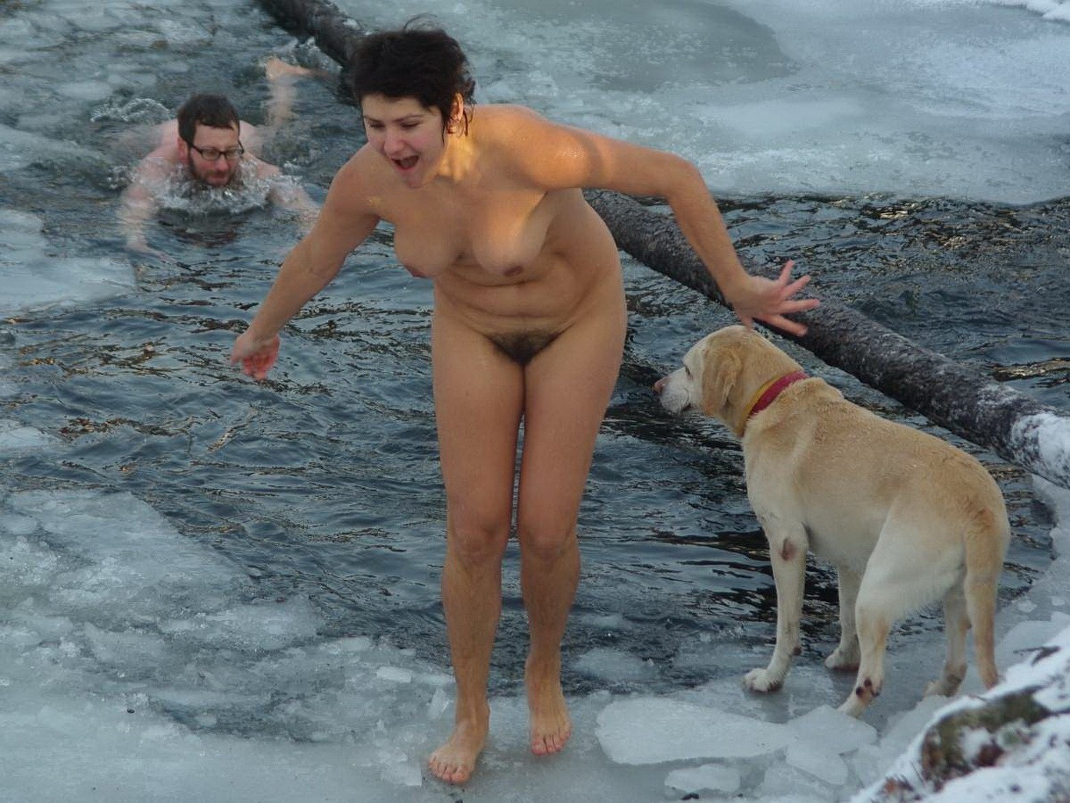 пожилые женщины купаются голыми фото 20