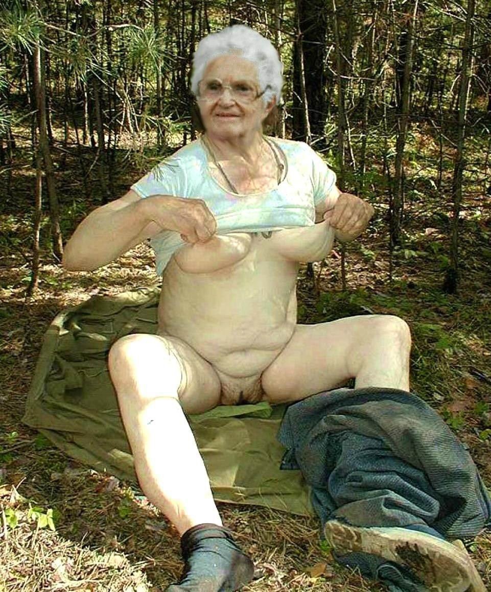 порно фото старых баб на природе фото 85
