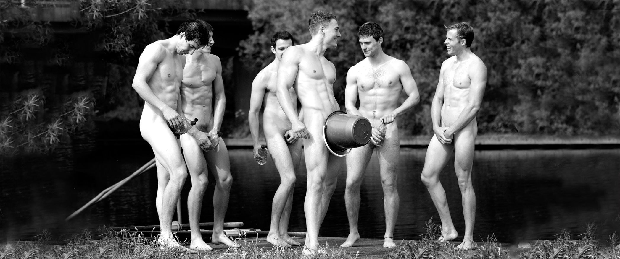 голые парни в бассейне онлайн фото 84