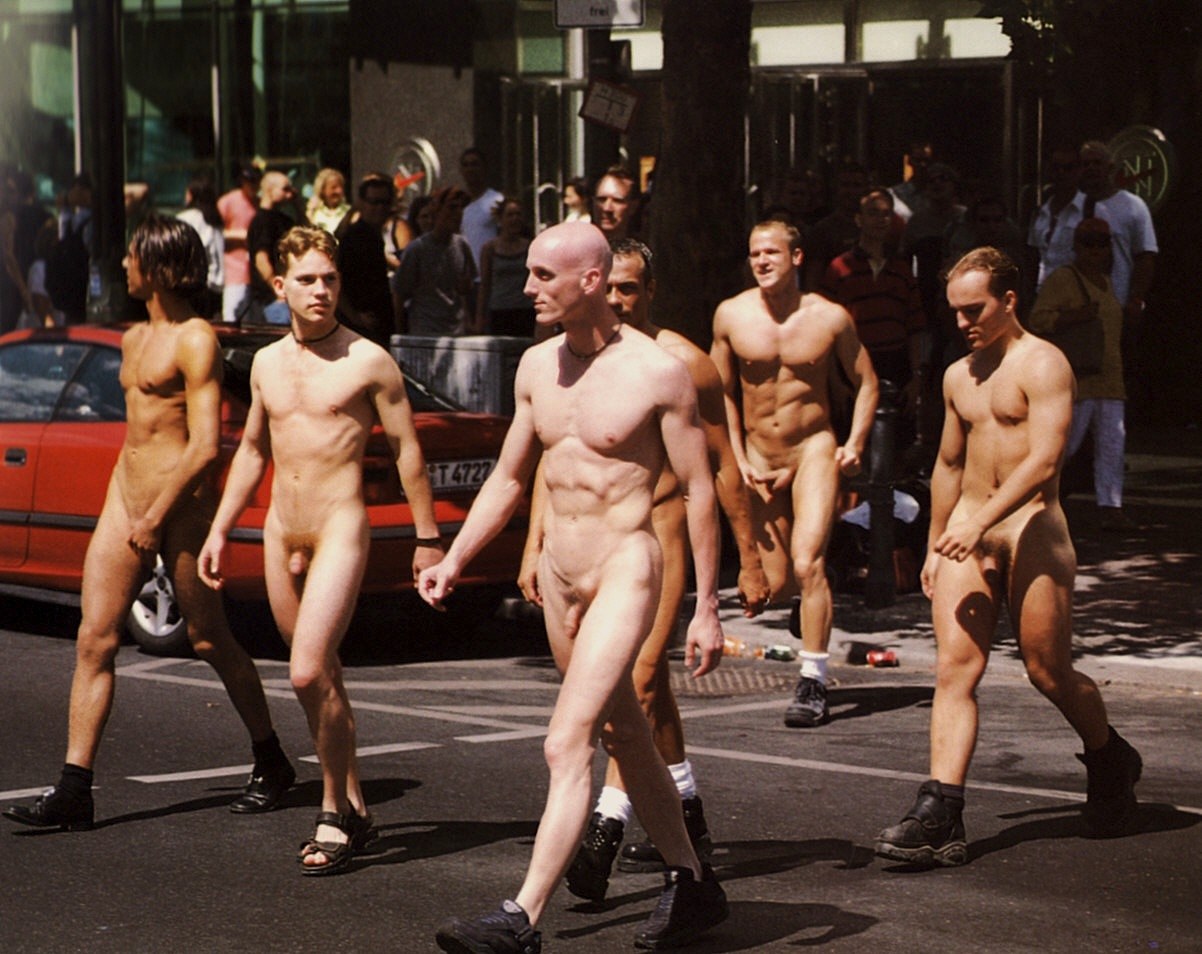 мужчины голые на сцене фото 65