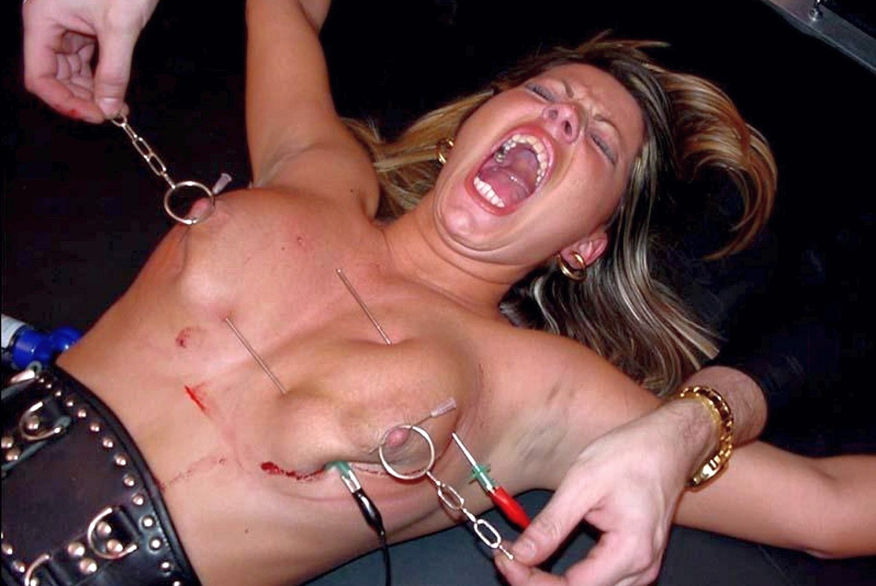 Tortured woman&torture needle bdsm