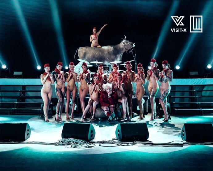 Девушки из клипа Rammstein pussy