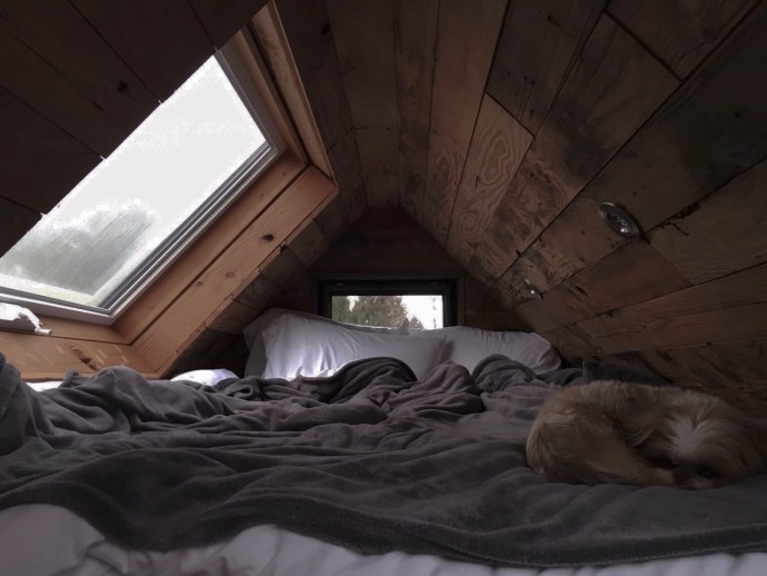 Чердак под вальмовой крышей