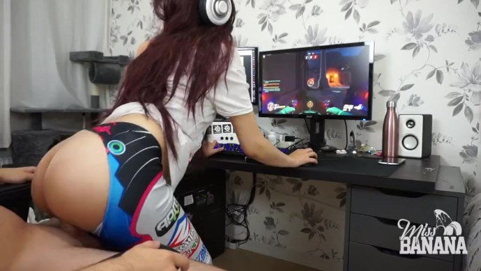 Порнозвезда стримерша