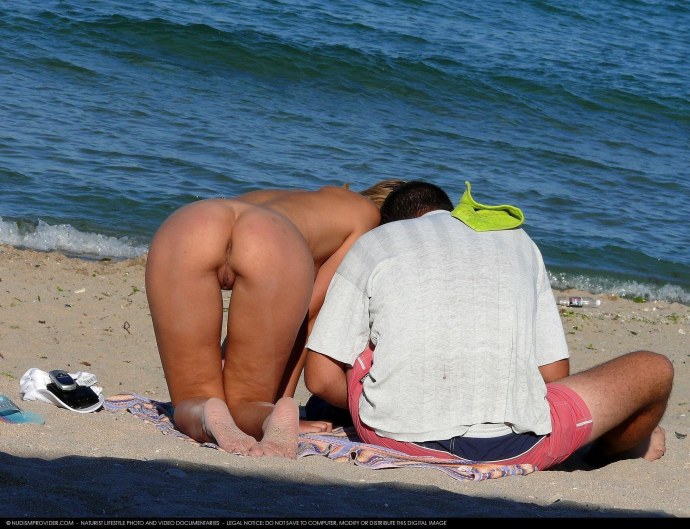 Нудисты фото и голые нудистки на пляже