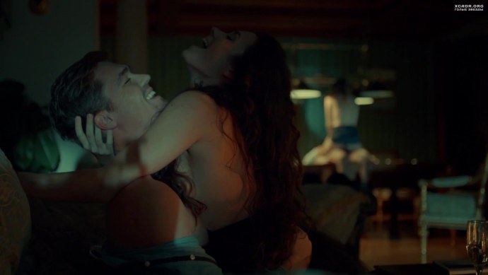 Голые накрашенные красотки