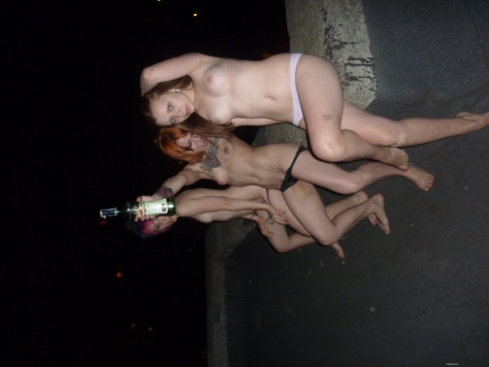 Ночные купания нагишом