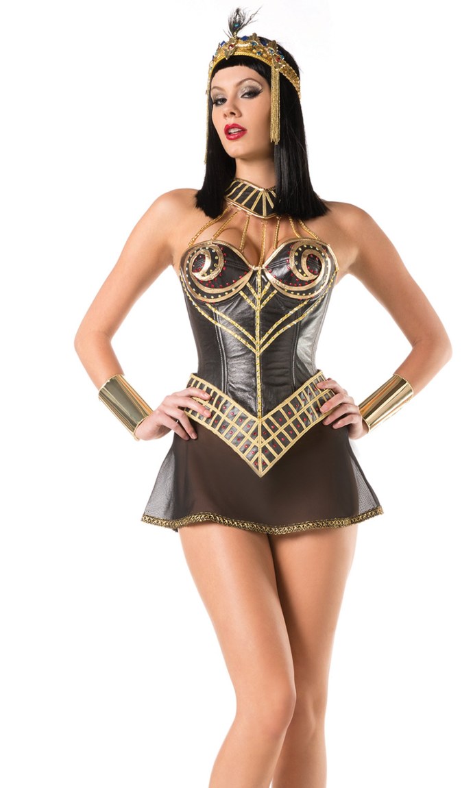 Моника Белуччи миссия Клеопатра