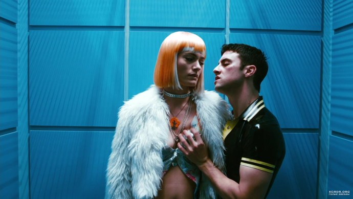 Эмбер Валлетта голая в фильме геймер