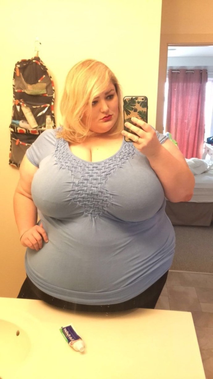 Пожилые тетки в лифчиках