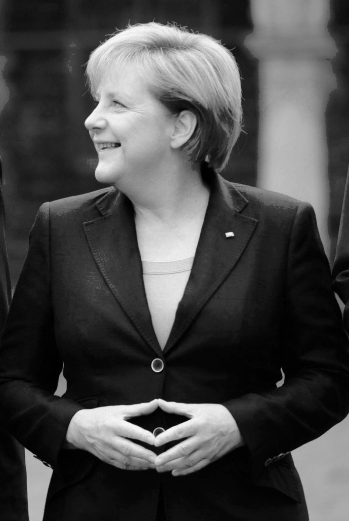 Нападение на Путина и Меркель