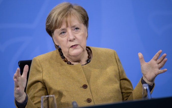 Ангела Меркель обнаженка