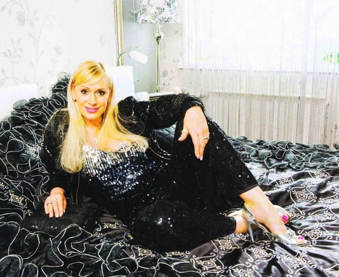 Голая певица Наталья Гулькина