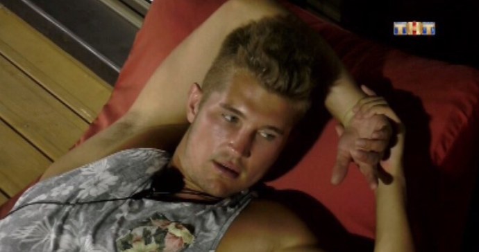 Голый Роман Гриценко хуй