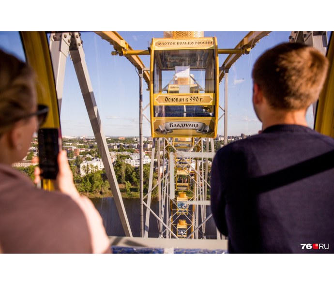 Голая в машине на публике