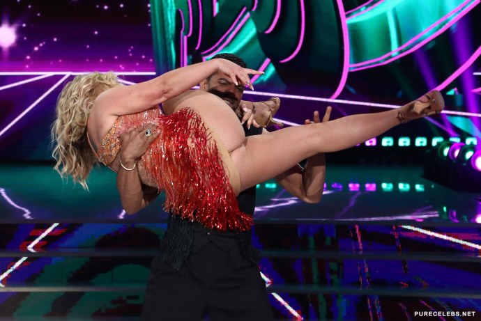 Трусики в народных танцах