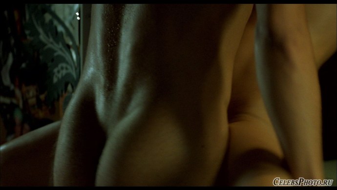 Актриса Нелли Уварова ню