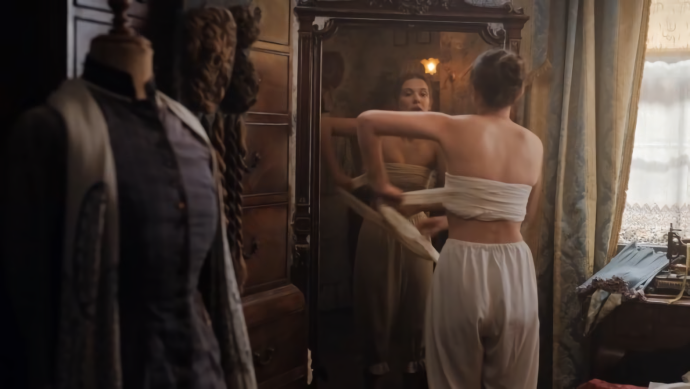 Милли Бобби Браун в роли Энолы Холмс