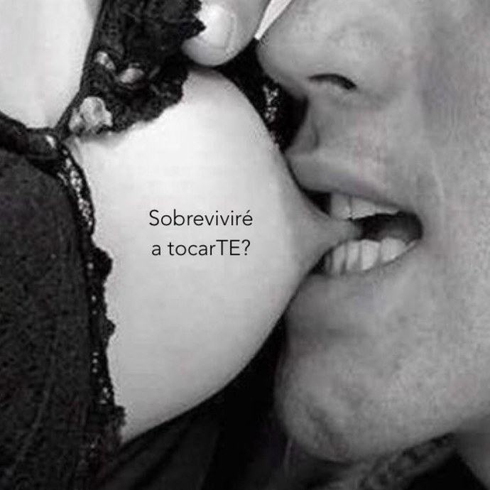 Мужик лижет большую грудь