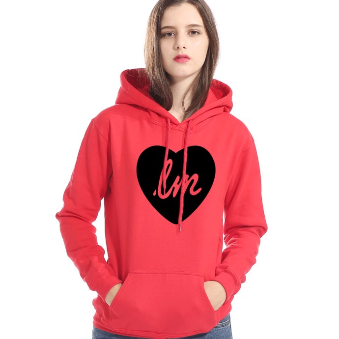 Девушка в балахоне