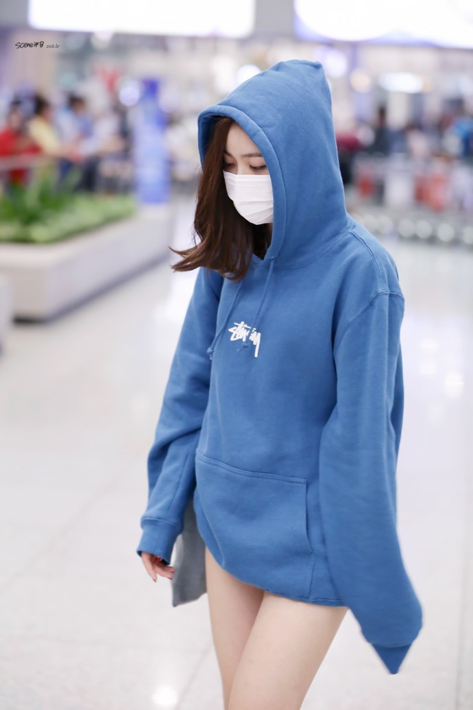 Женская кофта с быком