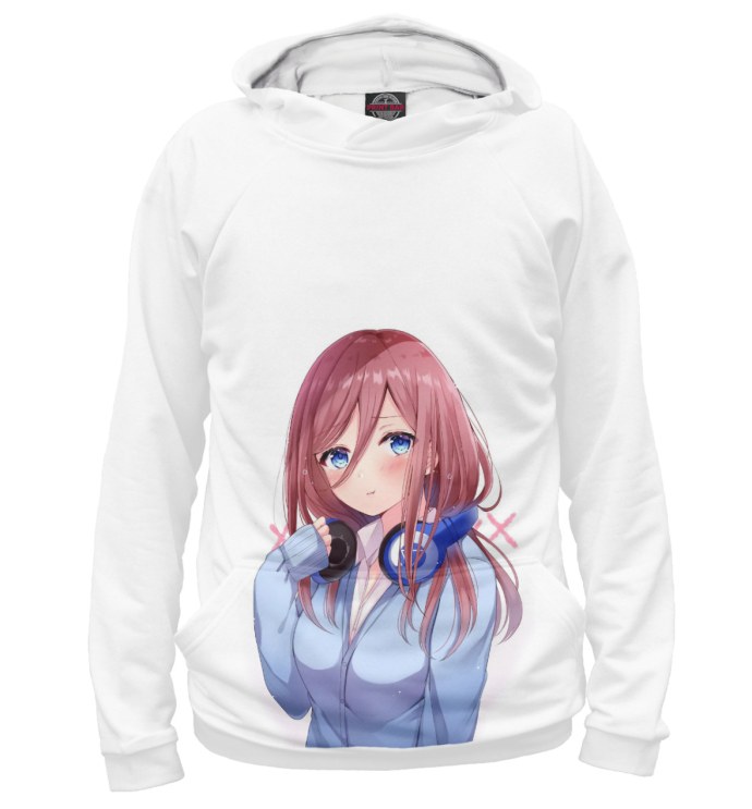 Девушка в кофте и трусах