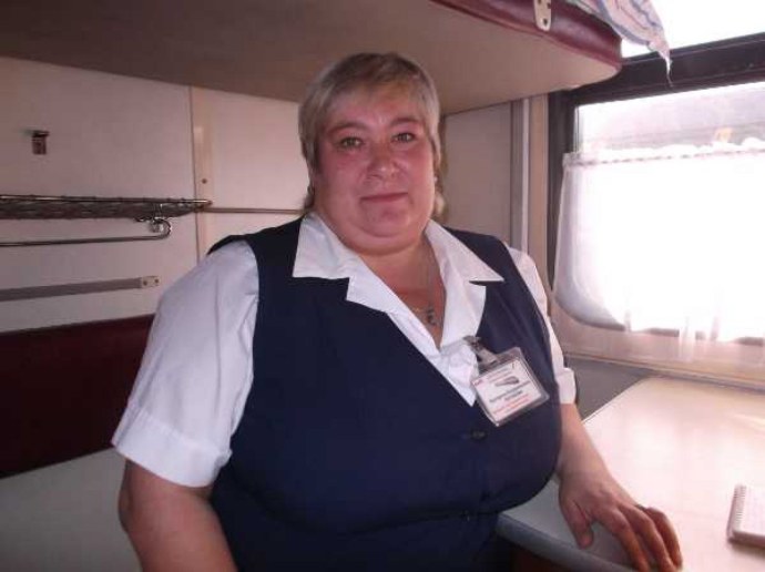 Амира Адара и Дэнни ди в поезде