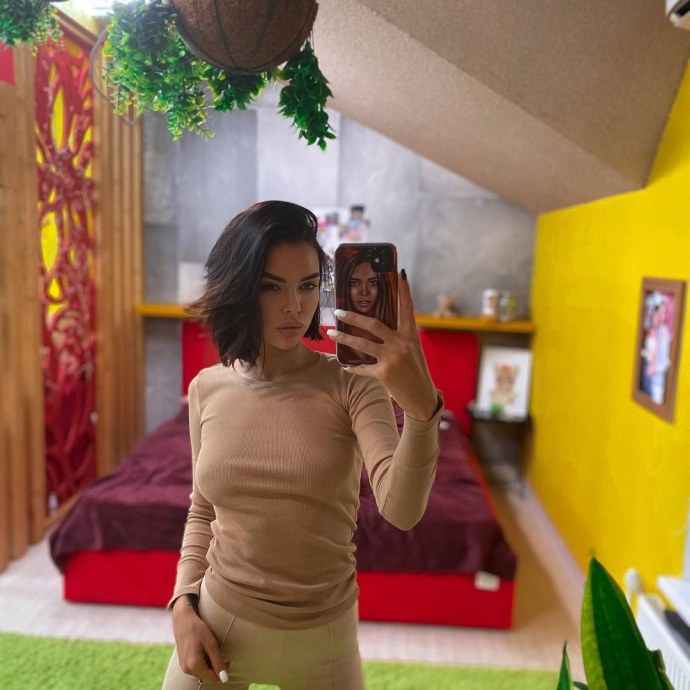 Алина Акилова фигура