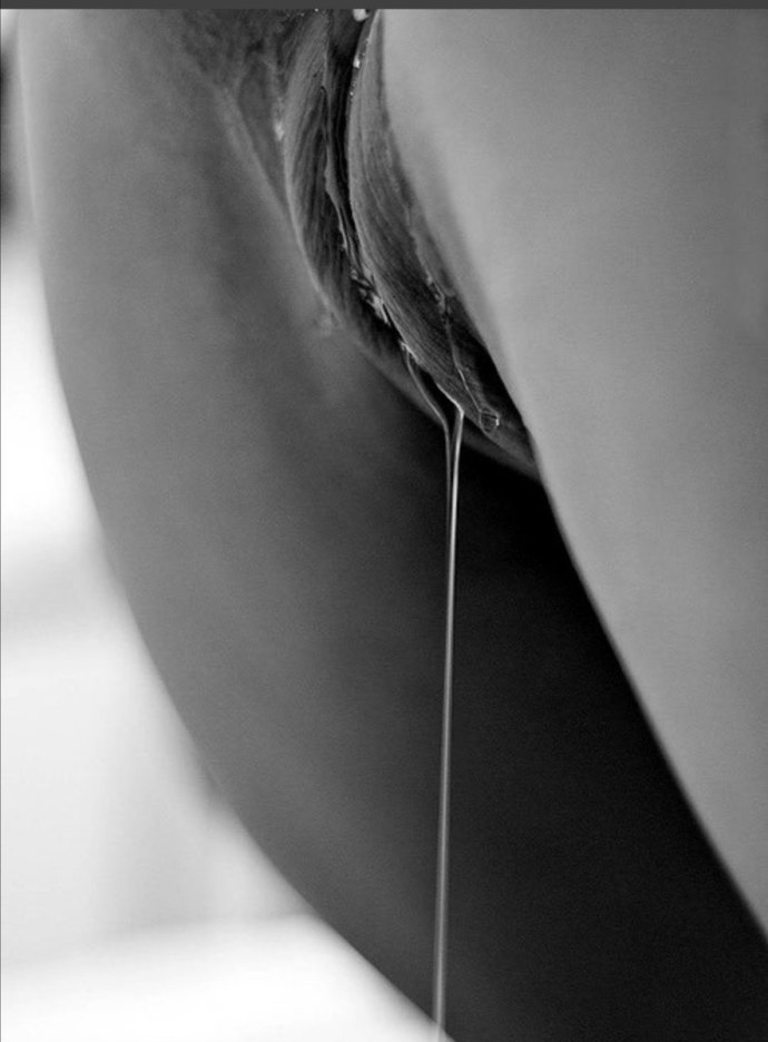 Телочки в мокрых трусиках