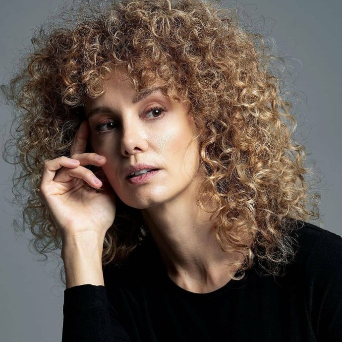 Эстер Асебо 2022