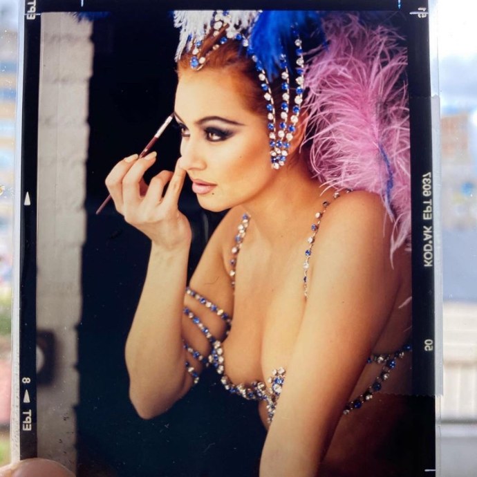 Эстер Асебо 14 мая фото