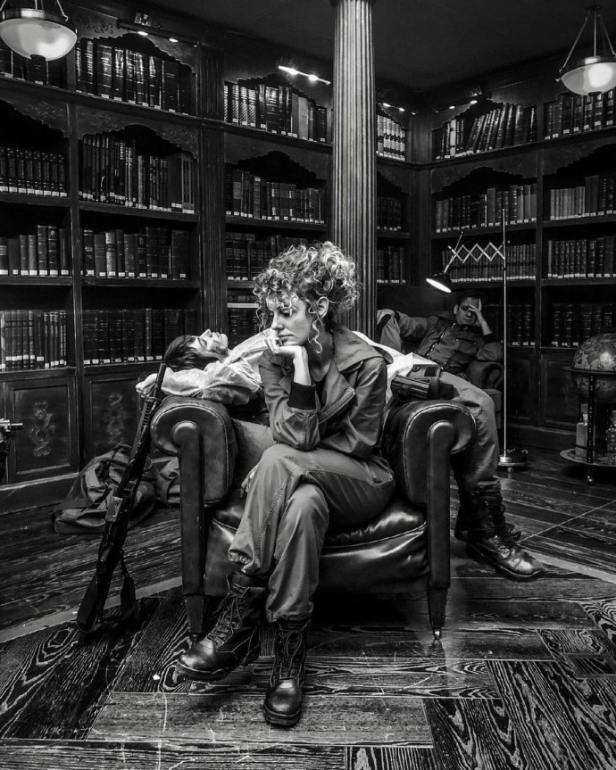 Эстер Асебо бумажный дом