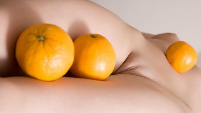 Апельсин с голой фотосессии