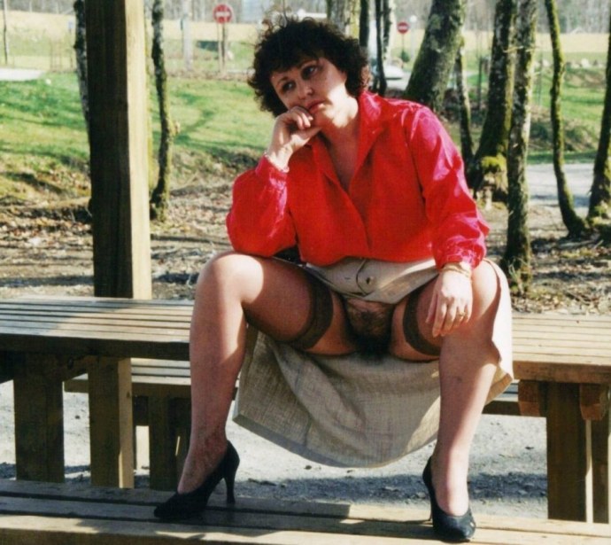 Зрелые без трусов крупно