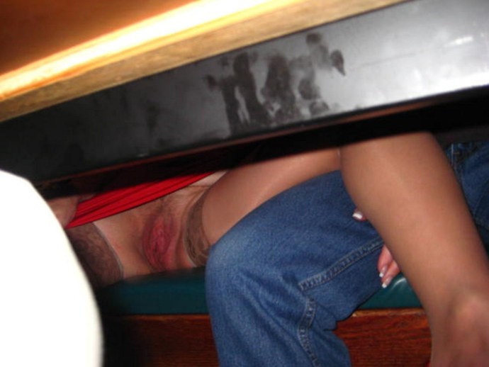 Жена засветилась без трусиков