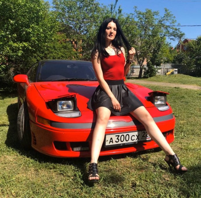 Автомеханик Настя туман