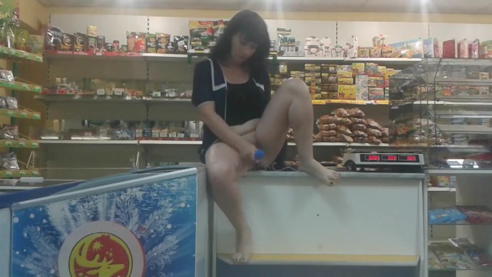 Выебал продавщицу магазина
