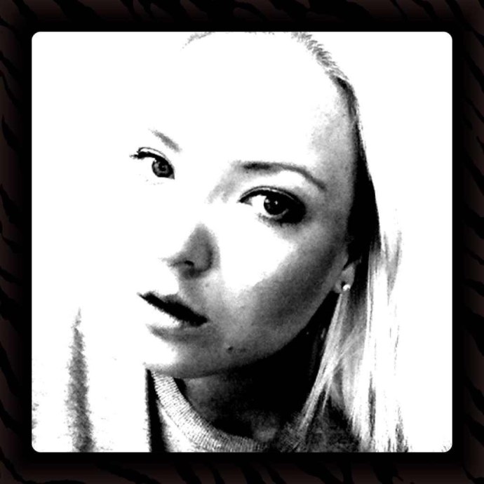 Голая Ира Сапожникова модель