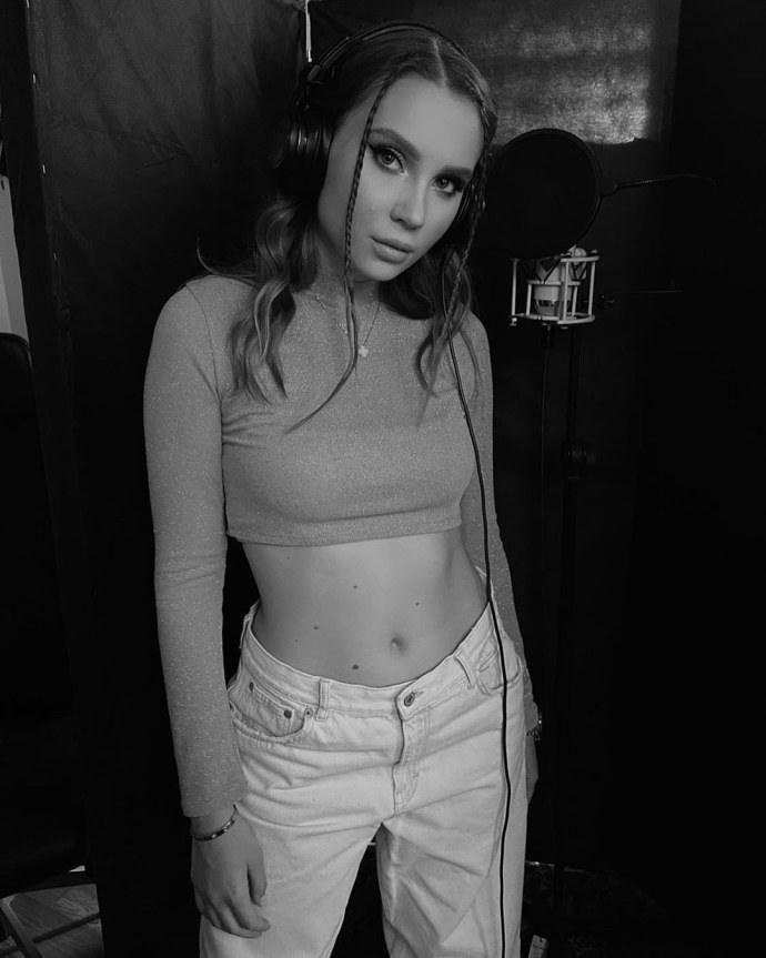 Юля Годунова песня