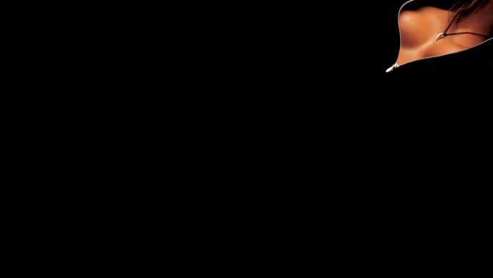 Обои на телефон девушка на черном фоне