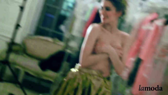 Даша Мельникова сиськи