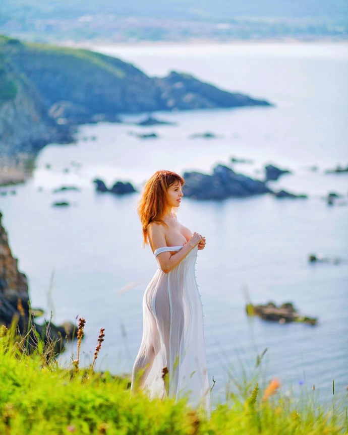 Анна Михалкова в Нижнем белье в фильме