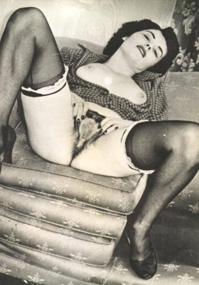 Анал женщин в чулках ретро