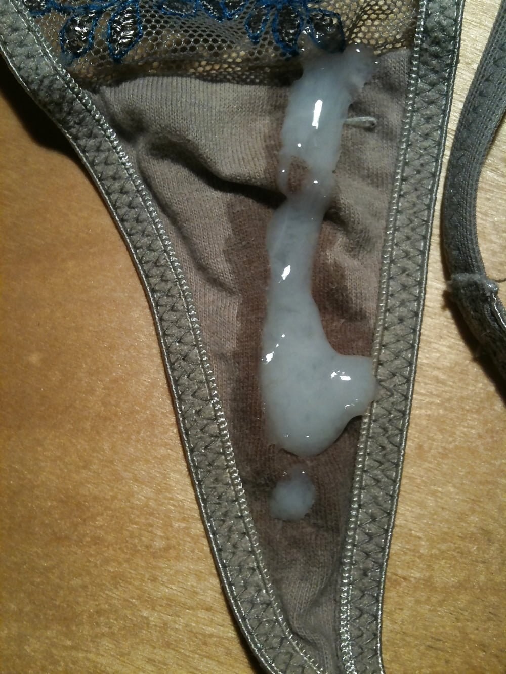 грязные в сперме женские трусики (120) фото