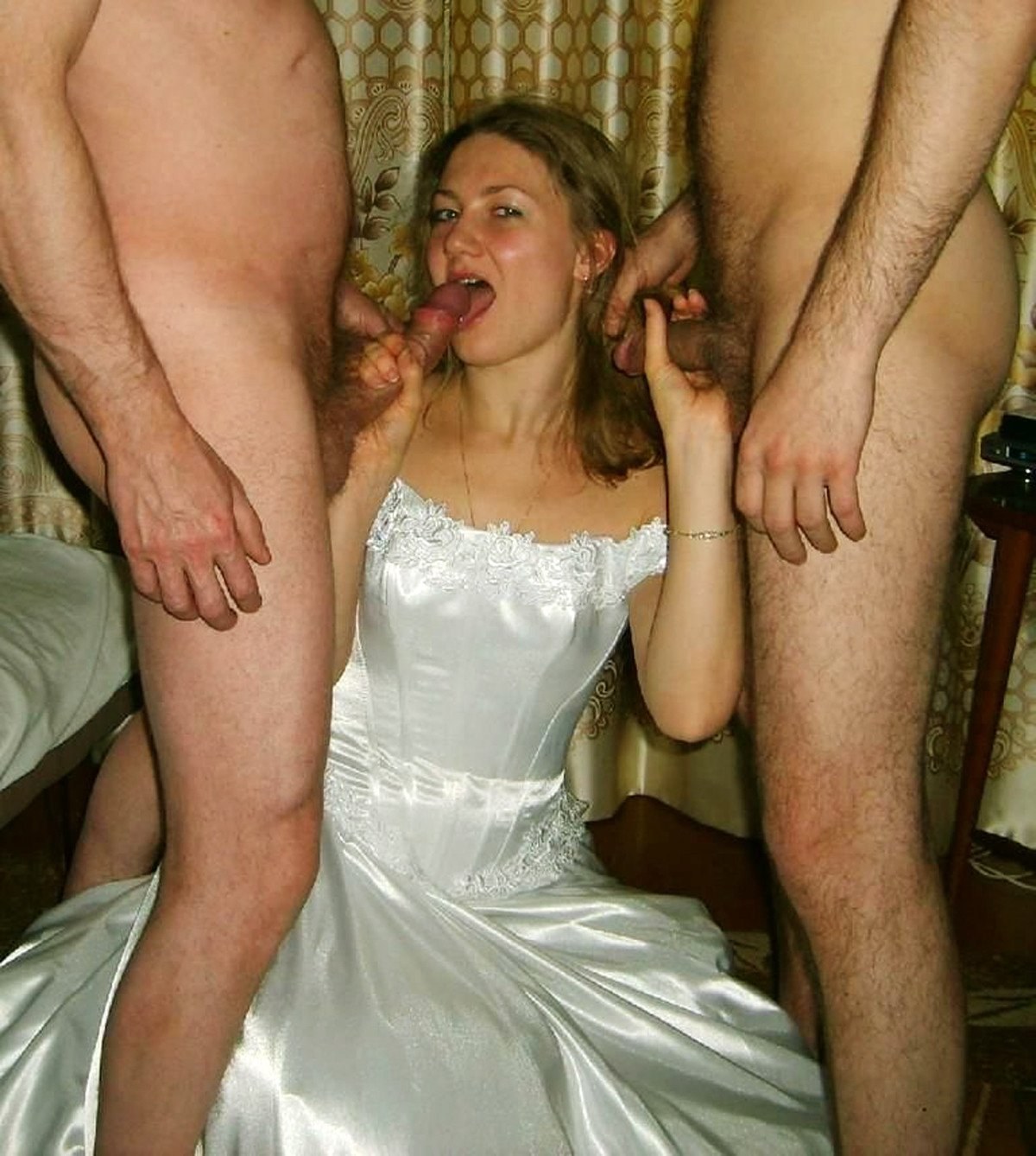 Пизда обнаженной супруги в свадебном наряде (15 фото эротики)