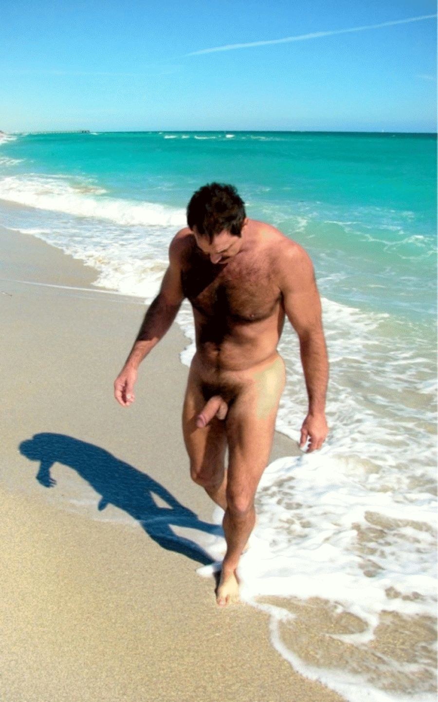 у парня на пляже огромный член фото 45