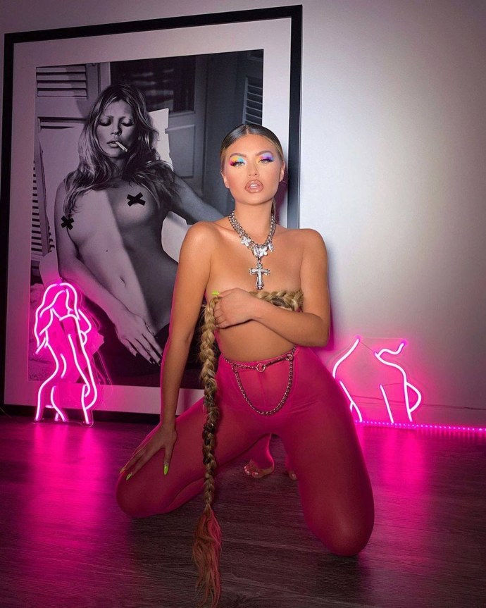 Модель София Джамора голая