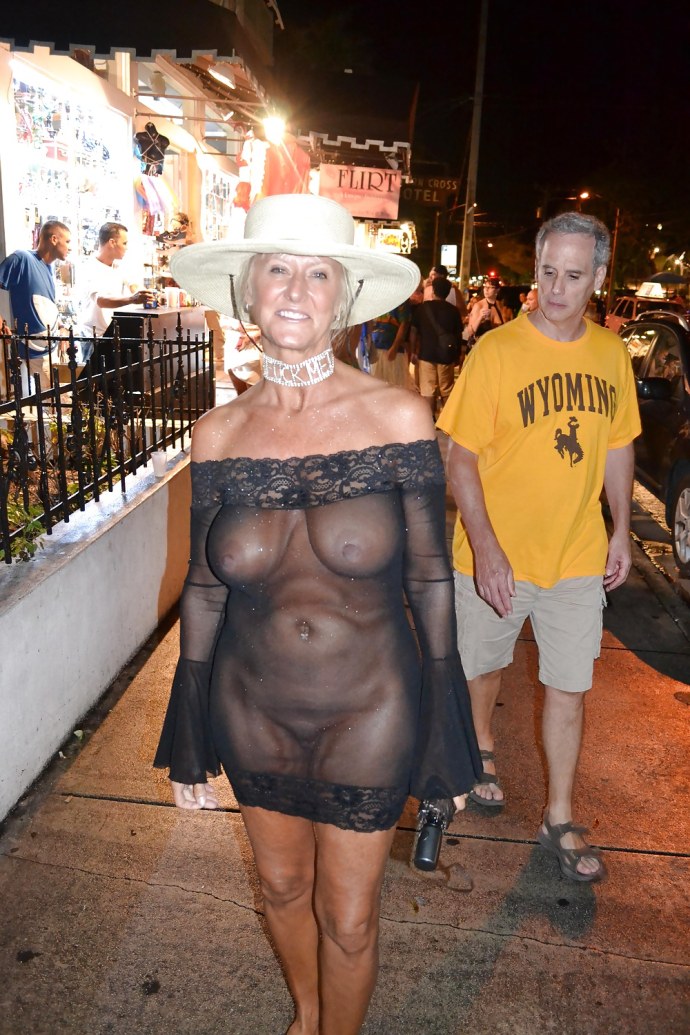 Голые сумасшедшие старухи